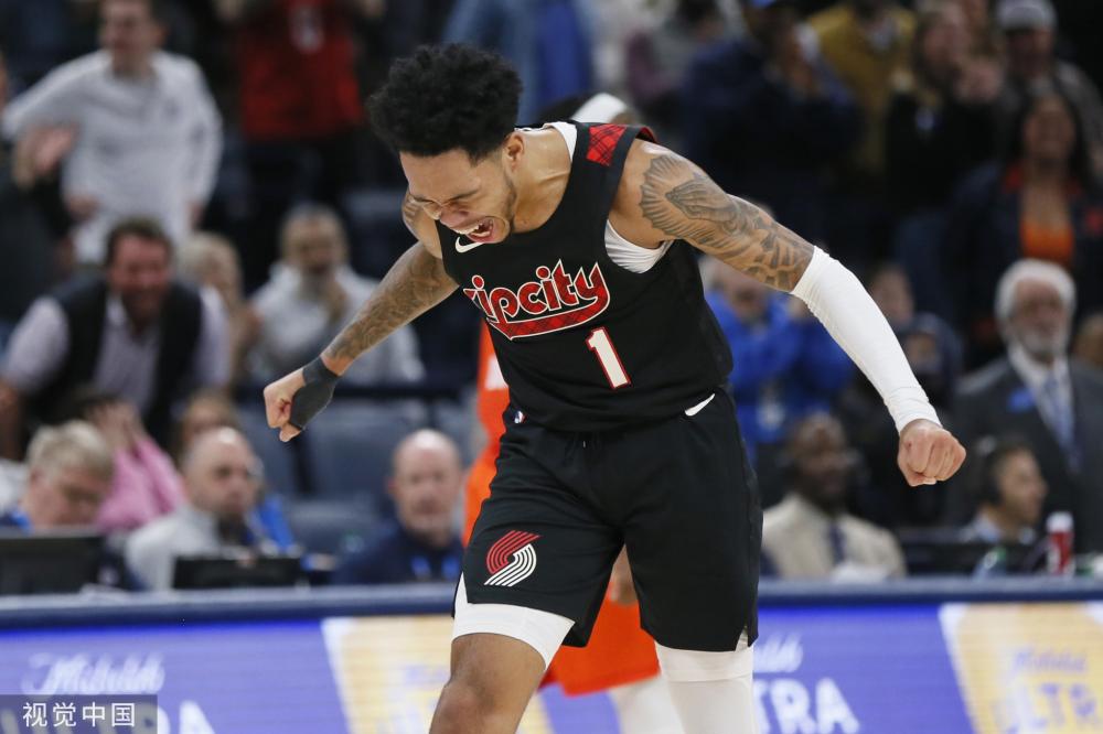 在她退役后 在她退役后